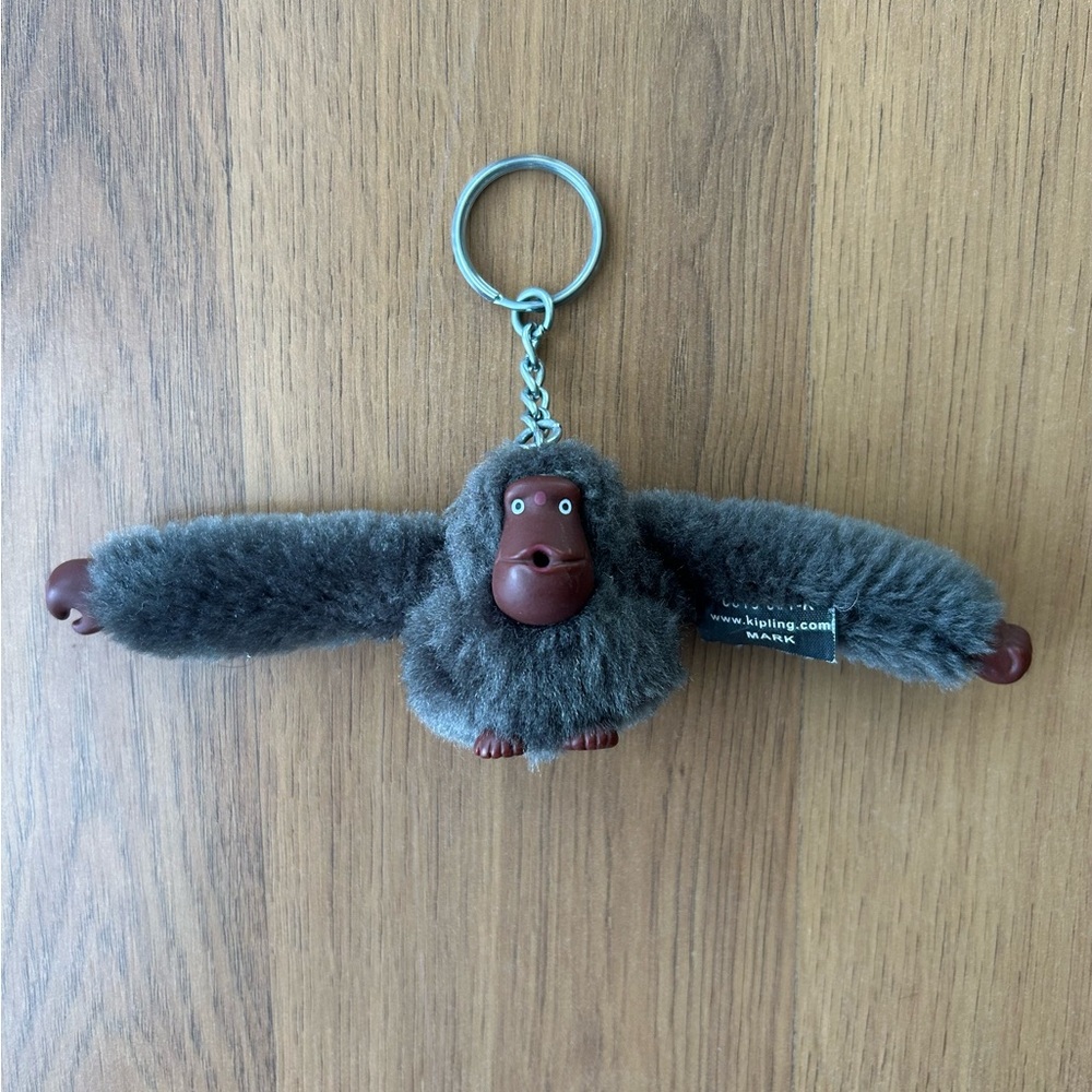 Kipling charcoal gray grey plush furry monkey gorilla thumb keychain charm Mark